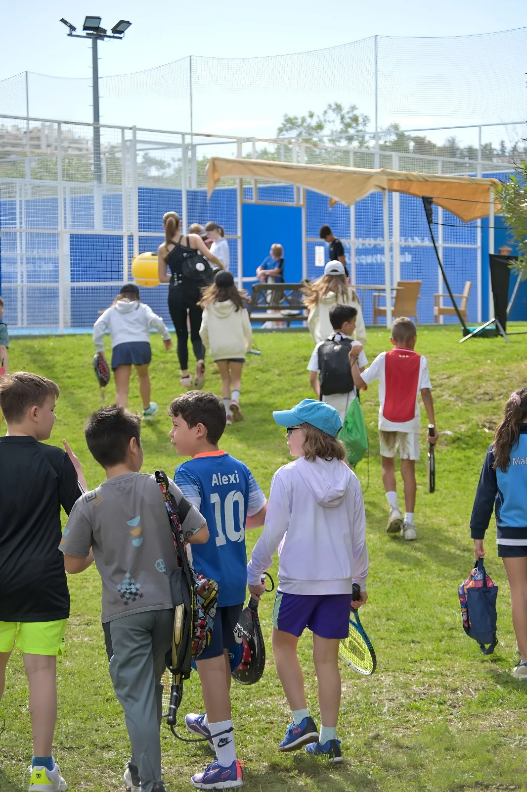 Beneficios del pádel en los niños